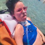 Una giornata al mare di Novene Anch’io, grazie alla comunità IO POSSO che, con la sua strutturata attrezzata, consente a persone con disabilità motorie, come la mia, di accedere al mare nella splendida cornice salentina di San Foca (Marina di Melendugno, Lecce).